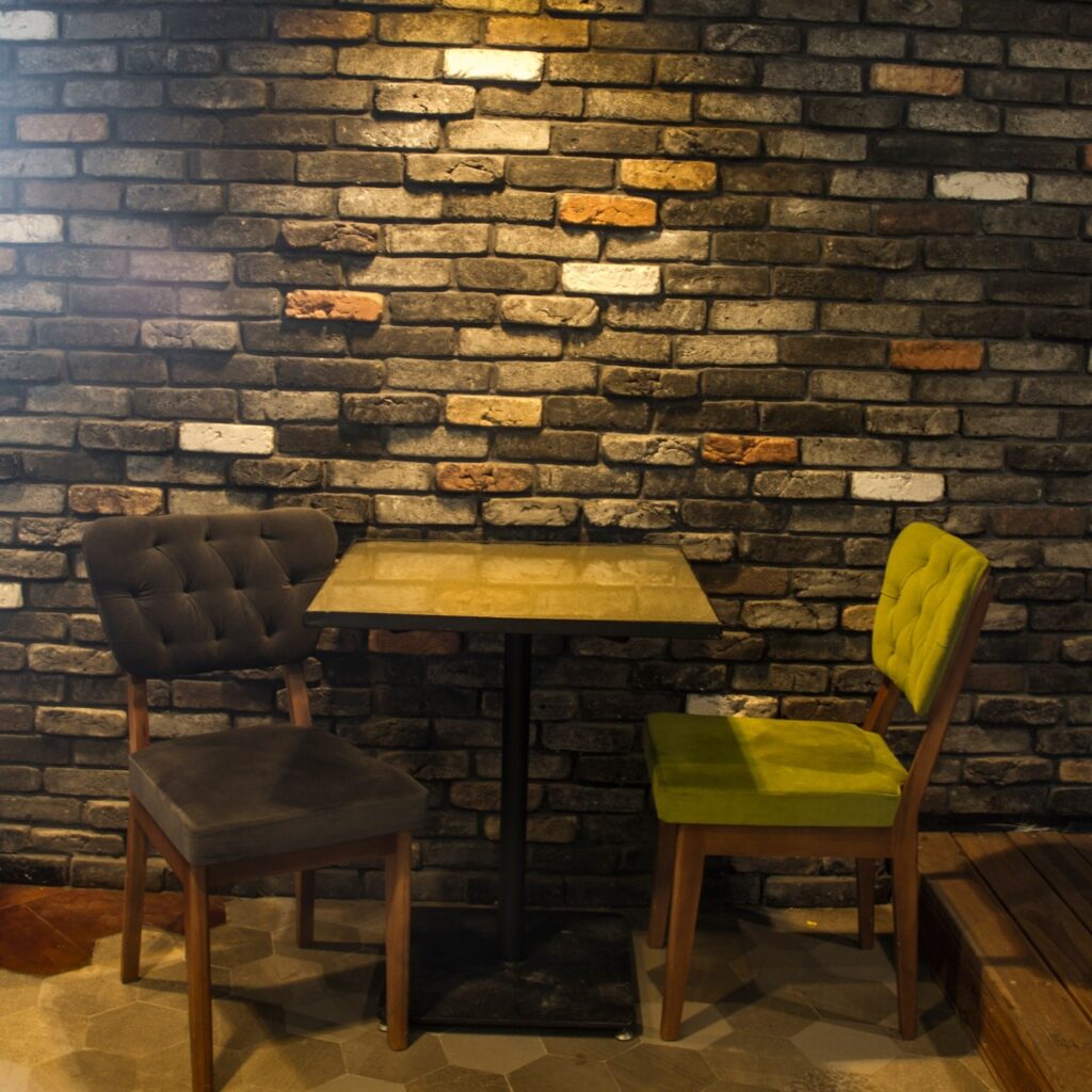 صندلی-کلاسیک-کافه-پلاتو